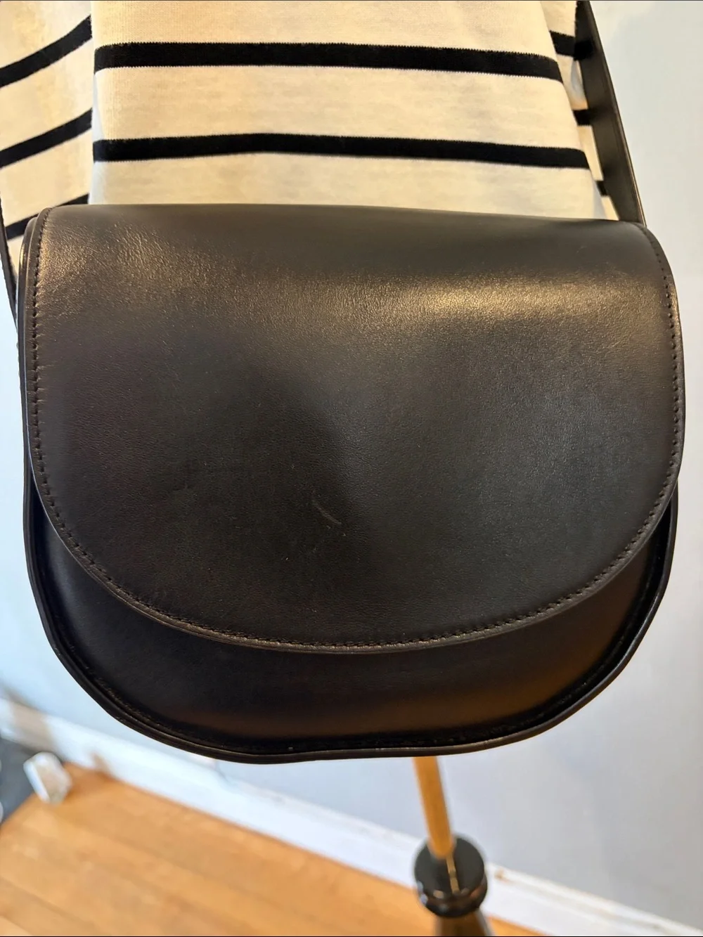 Cuyana Modern Saddle Bag Womens Black Good Leather Crossbody Purse Gold Ring
